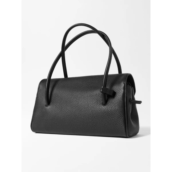 black shoulder bag