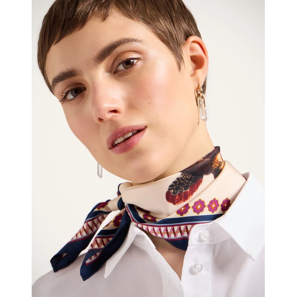 La DoubleJ Foulard 45 in Zooflora Turtlair Ivory at Luxury Shoes 