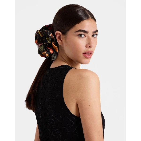 La DoubleJ Giga Scrunchie in Botticelli Black at Luxury Shoes 