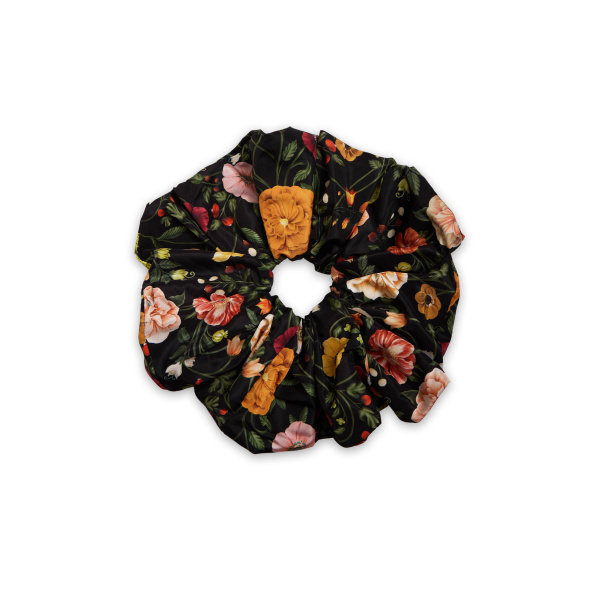 La DoubleJ Giga Scrunchie in Botticelli Black at Luxury Shoes 