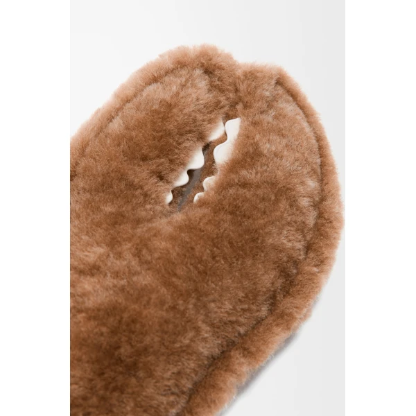 Claw Charm in Shearling and Lambskin, Beige - Image 2
