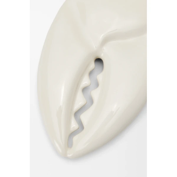 Large Claw Brooch in Ceramic, Off White - Image 4