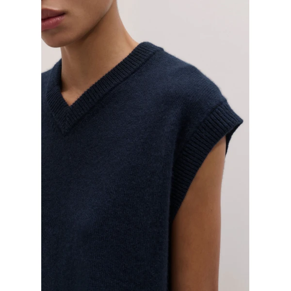 ME+EM Boyfriend Knit Vest in Navy
