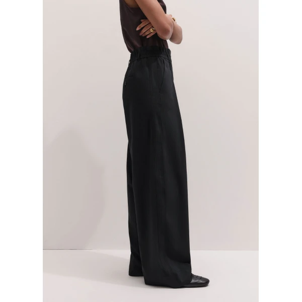 ME+EM Gathered Waist Taper Trouser in Black
