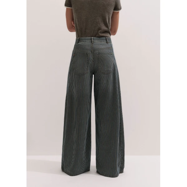 ME+EM Very Wide Taper Jean in Ecru/Indigo Wash