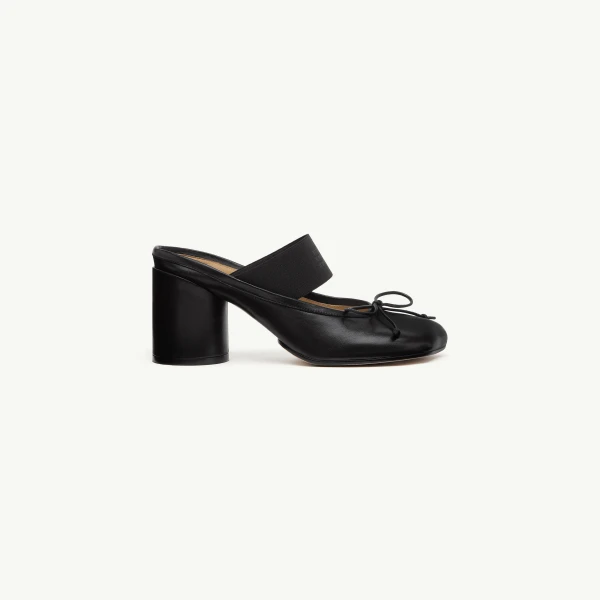 Anatomic Numeric Sandals in Black