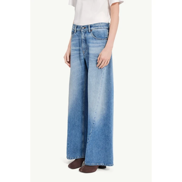 MM6 Maison Margiela Curved-Seam Wide-Leg Jeans in Blue, view 5 | Denim | Luxury Shoes 