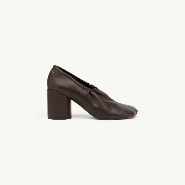 Elasticated Anatomic Pumps in Dark Brown