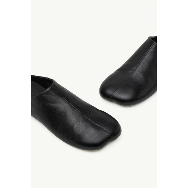 MM6 Maison Margiela Factory Sabots in Black, view 5 | Mules | Luxury Shoes 