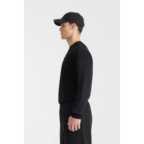 Mackage Trey Long Sleeve Crew Neck T-Shirt in Black