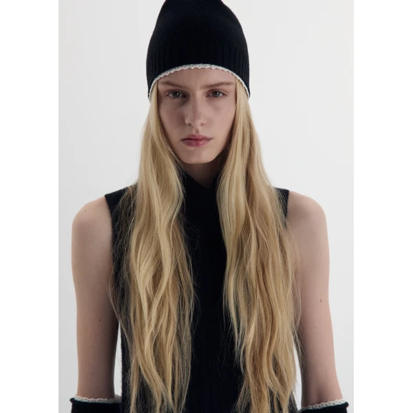 Magda Butrym Cashmere crochet-trim beanie in black, view 3