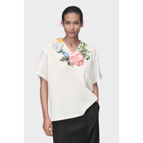 Maison Margiela Painted Flower Jersey T-Shirt in White | T-shirts | Luxury Shoes 
