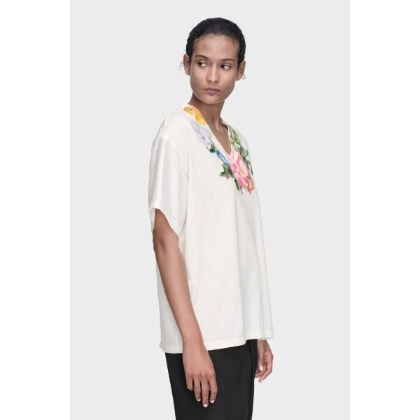 Maison Margiela Painted Flower Jersey T-Shirt in White | T-shirts | Luxury Shoes 