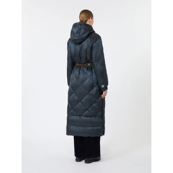 Max Mara Abete Long Quilted Water-Repellent Puffer in Midnight Blue | Coats | Luxury Shoes 