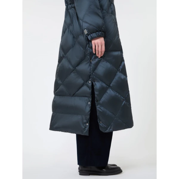Max Mara Abete Long Quilted Water-Repellent Puffer in Midnight Blue | Coats | Luxury Shoes 