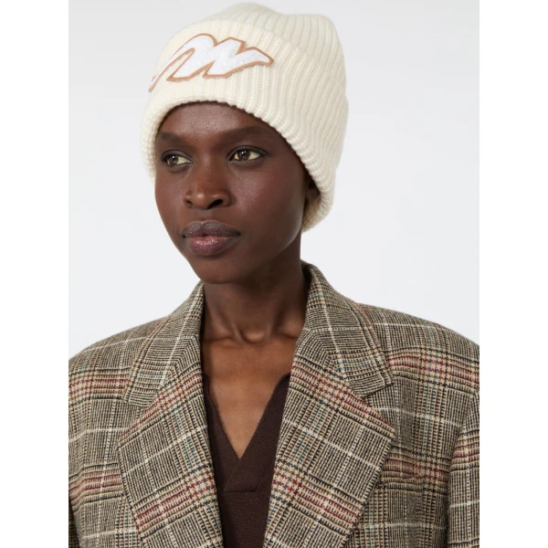 Max Mara Alben Wool W Patch Beanie in White | Hats | Luxury Shoes 