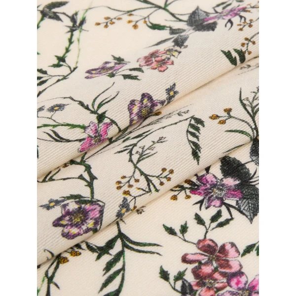 Max Mara Camice Printed Wool and Silk Foulard in White | Scarves | Luxury Shoes 