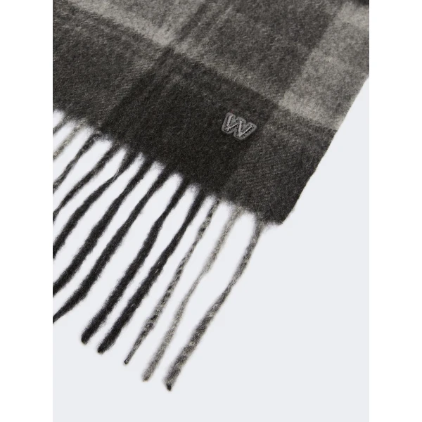 Max Mara Cashmere Tartan Jacquard Scarf in Dark Grey | Scarves | Luxury Shoes 