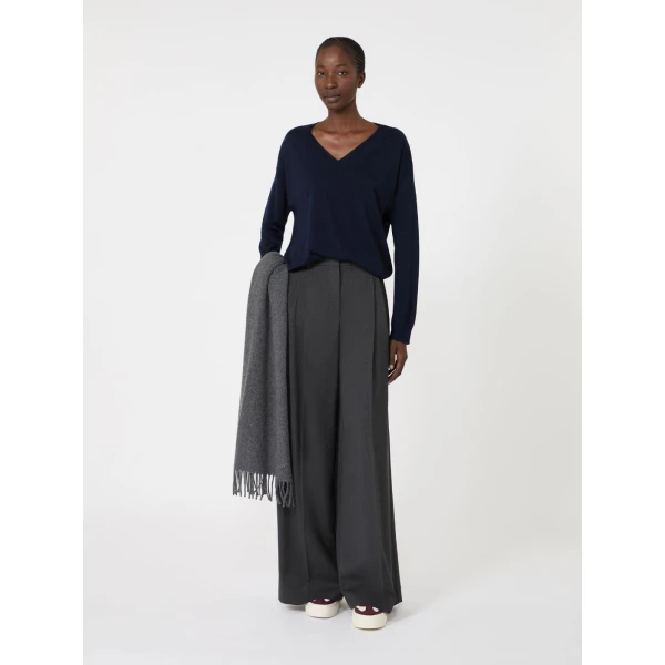Max Mara Fiocchi Wool and Cashmere V Neck Jumper in Navy | Sweaters | Luxury Shoes 
