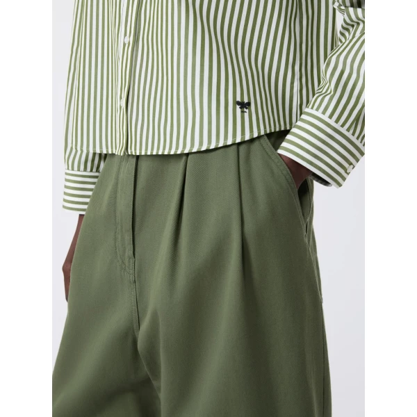 Max Mara Panetto Boxy Cotton Poplin Shirt in Green | Shirts | Luxury Shoes 