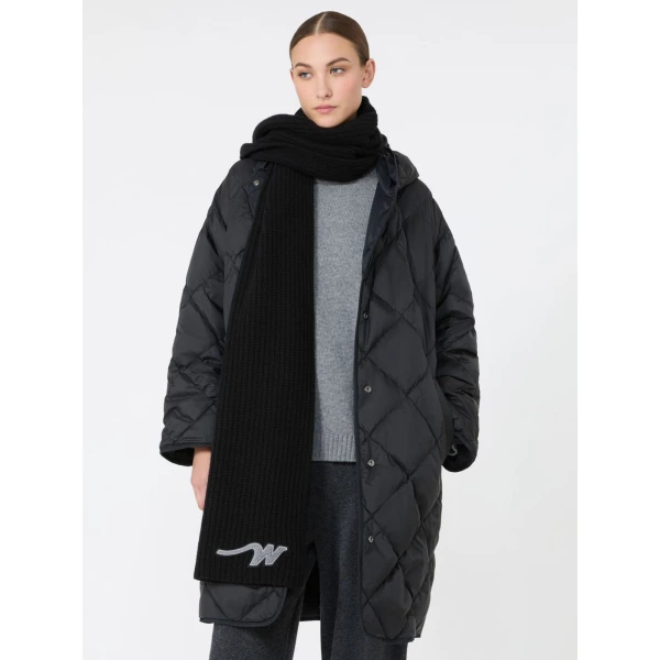Max Mara Ribbed Wool Yarn Scarf in Black | Scarves | Luxury Shoes 