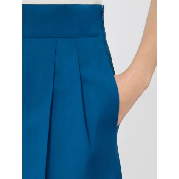 Max Mara Salute Lightweight Woollen Cloth Shorts in Navy | Shorts | Luxury Shoes 