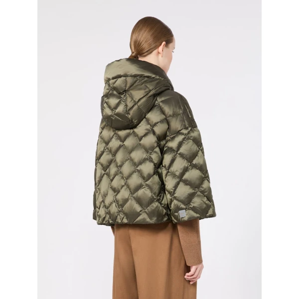 Max Mara Sisoft Cape-Style Water-Repellent Puffer in Moss Green | Jackets | Luxury Shoes 