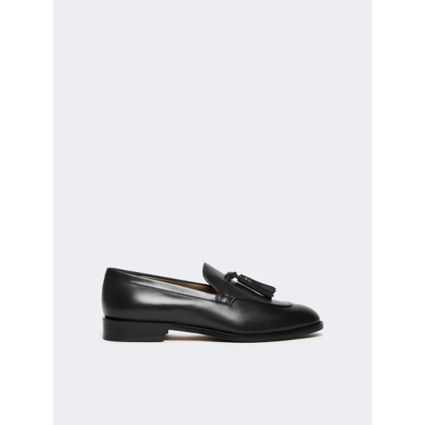 Max Mara Sultano Tasselled Leather Loafers in Black | Loafers | Luxury Shoes 