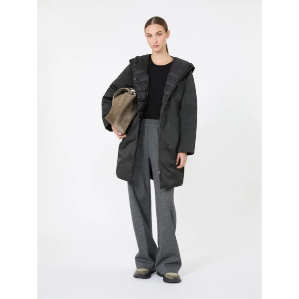 Max Mara Uggioso Reversible Water-Repellent Taffeta Down Jacket in Black | Jackets | Luxury Shoes 