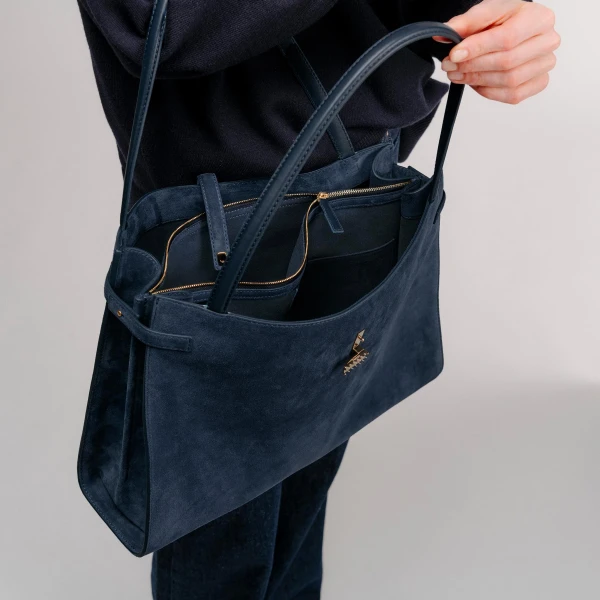 Mlouye Isla Tote in Crinkled Black | Totes & Top-Handle Bags | Luxury Shoes 