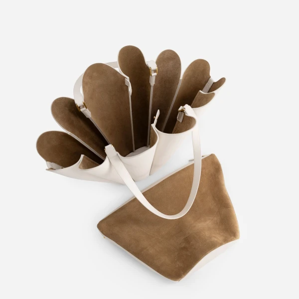 Mlouye Seashell Tote in Dove | Totes & Top-Handle Bags | Luxury Shoes 