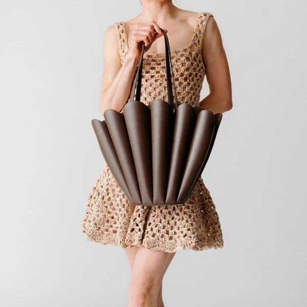 Mlouye Seashell Tote in Espresso | Totes & Top-Handle Bags | Luxury Shoes 