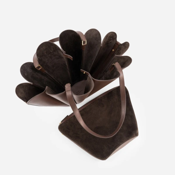 Mlouye Seashell Tote in Espresso | Totes & Top-Handle Bags | Luxury Shoes 
