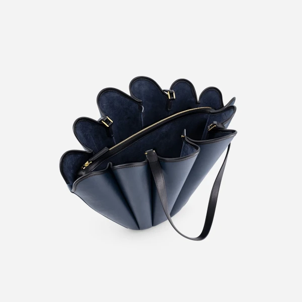 Mlouye Seashell Tote in Navy | Totes & Top-Handle Bags | Luxury Shoes 