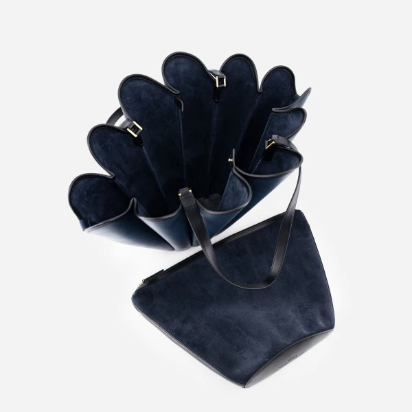 Mlouye Seashell Tote in Navy | Totes & Top-Handle Bags | Luxury Shoes 