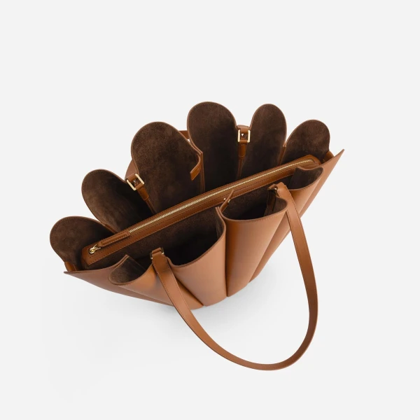 Mlouye Seashell Tote in Tan | Totes & Top-Handle Bags | Luxury Shoes 