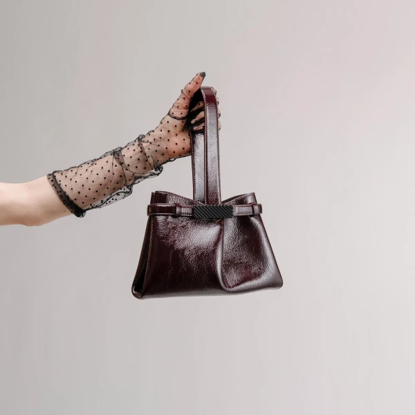 Mlouye Span Clutch in Suede Caramel | Clutch Bags | Luxury Shoes 