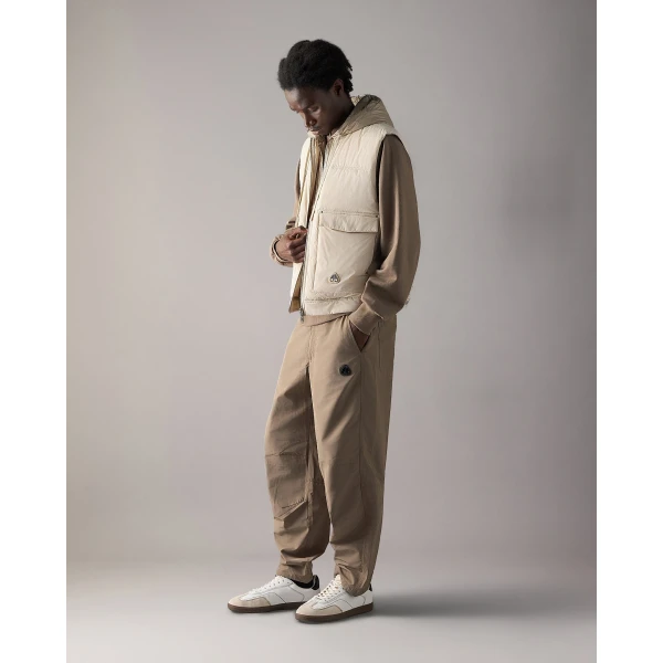 Moose Knuckles Brixton Vest in Alabaster | Men Jackets | Luxury Shoes 