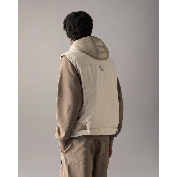 Moose Knuckles Brixton Vest in Alabaster | Men Jackets | Luxury Shoes 