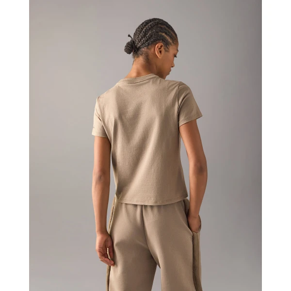Moose Knuckles Crescent T-Shirt in Ashen | T-shirts | Luxury Shoes 