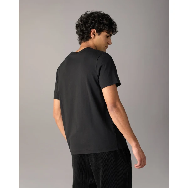 Moose Knuckles Gold Series Preston Logo T-Shirt in Black | T-shirts & vests | Luxury Shoes 