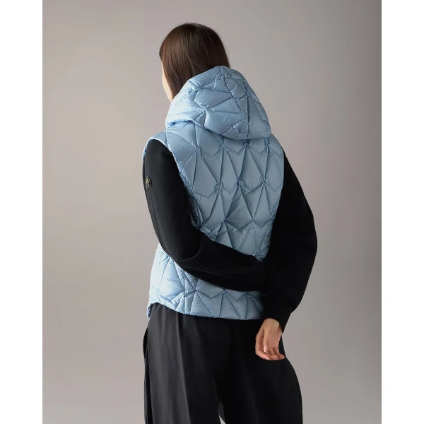 Moose Knuckles Iceberg Quilt Down Vest in Blue Ice | Vests | Luxury Shoes 