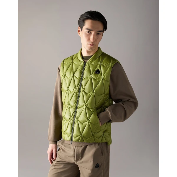 Moose Knuckles Iceberg Quilt Down Vest in Clover | Men Jackets | Luxury Shoes 