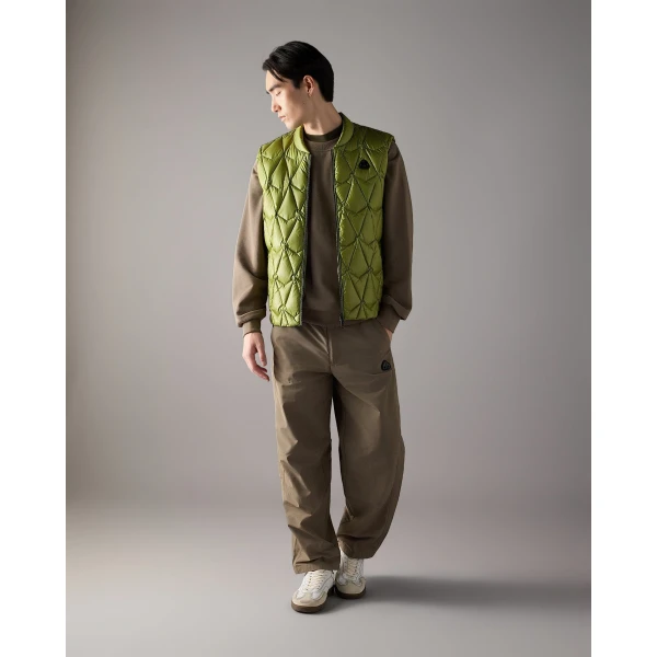 Moose Knuckles Iceberg Quilt Down Vest in Clover | Men Jackets | Luxury Shoes 
