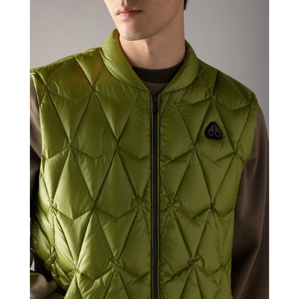 Moose Knuckles Iceberg Quilt Down Vest in Clover | Men Jackets | Luxury Shoes 