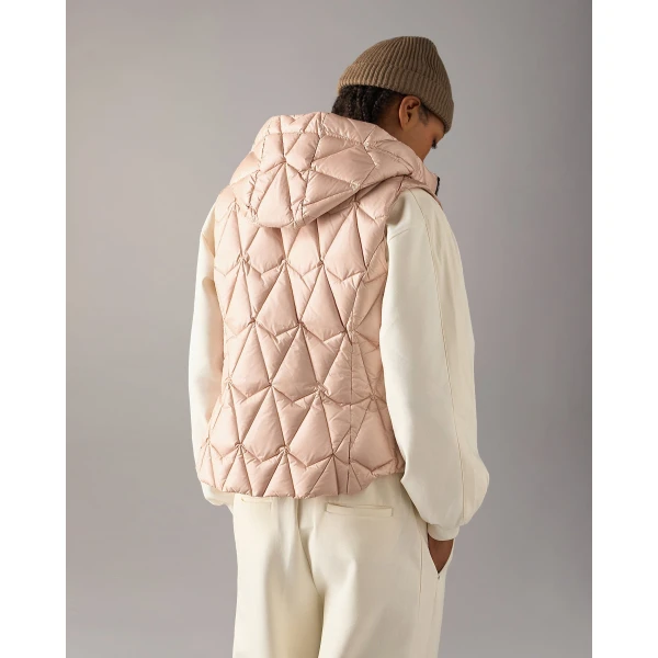 Moose Knuckles Iceberg Quilt Down Vest in Rosewood | Vests | Luxury Shoes 