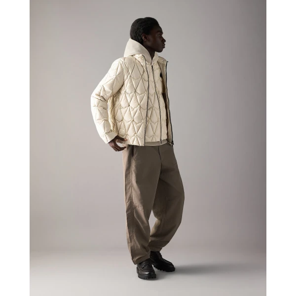 Moose Knuckles Lightweight Iceberg Quilt Down Jacket in Alabaster | Men Jackets | Luxury Shoes 