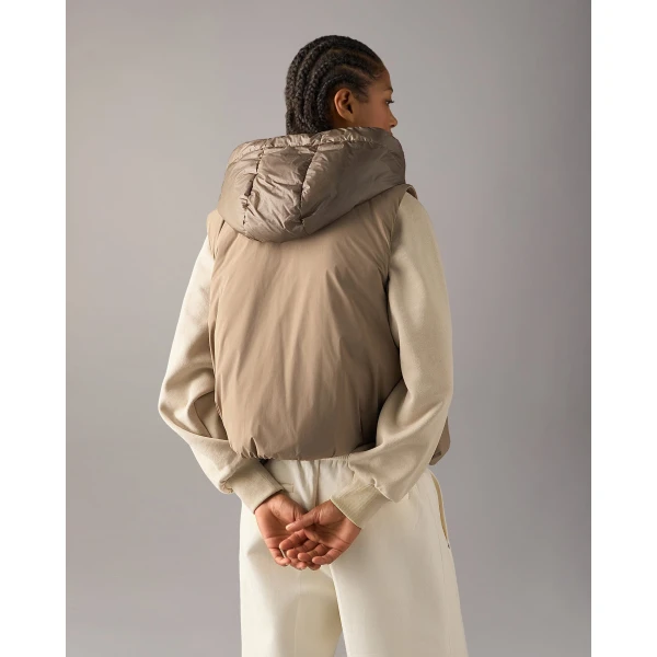 Moose Knuckles Tegan Vest in Ashen | Vests | Luxury Shoes 