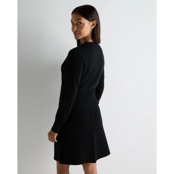 N.Peal Covered Button Cashmere Cardigan in Black