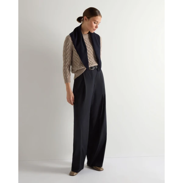 N.Peal Emilia Cable Round Neck Cashmere Jumper in Oatmeal Brown